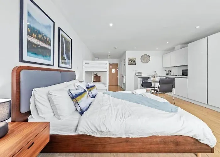 1 Bedroom Flat Piccadilly Sleep 7 In London Vr10